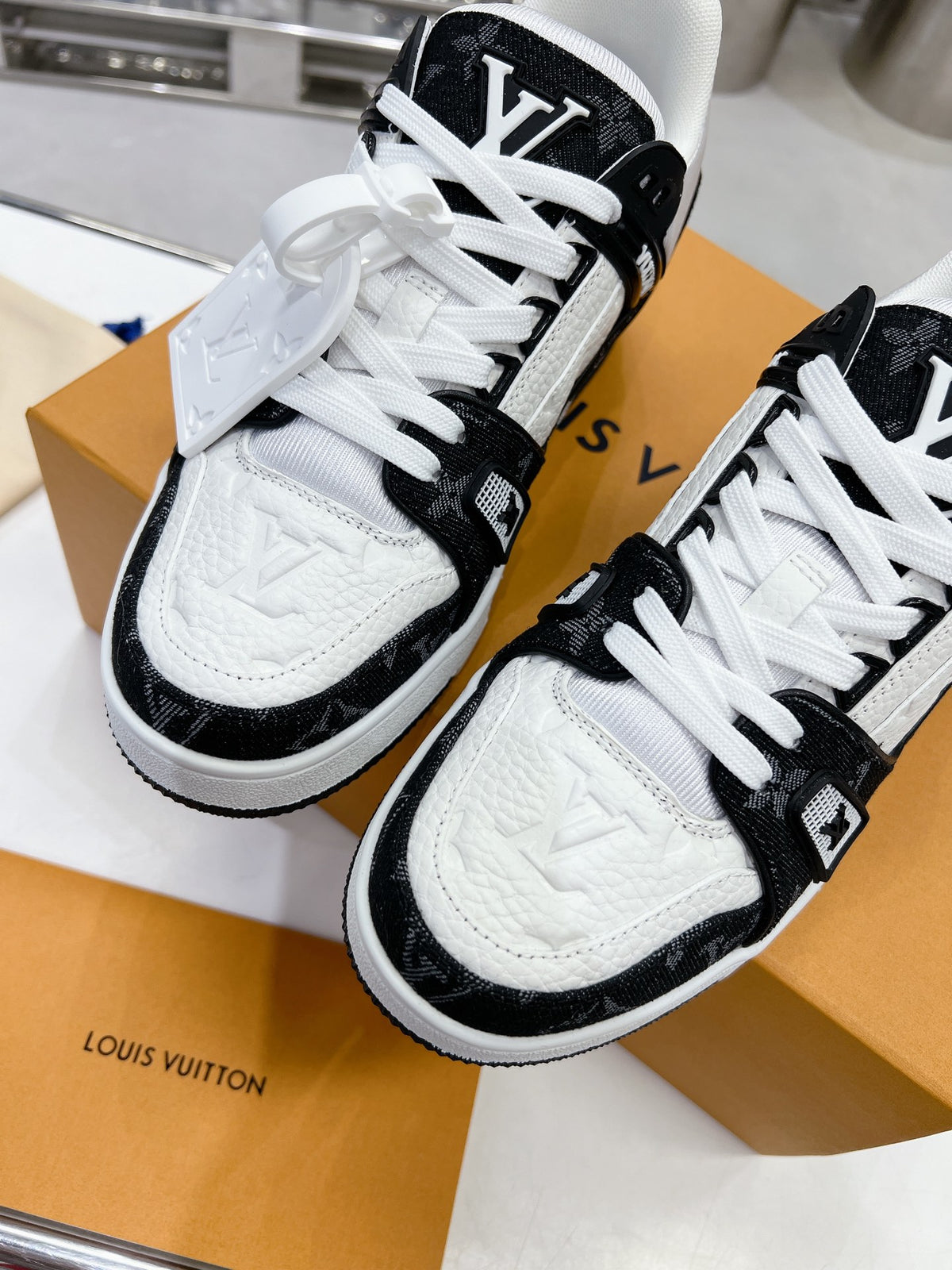 LV TRAINERS