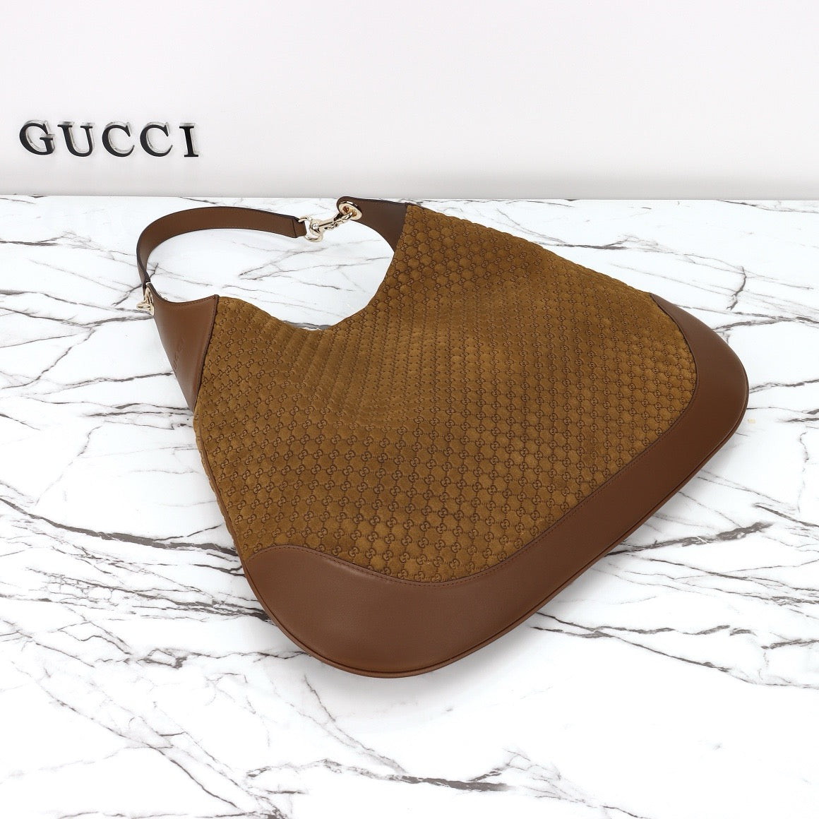 GUCCI B MEDIUM SHOULDER BAG