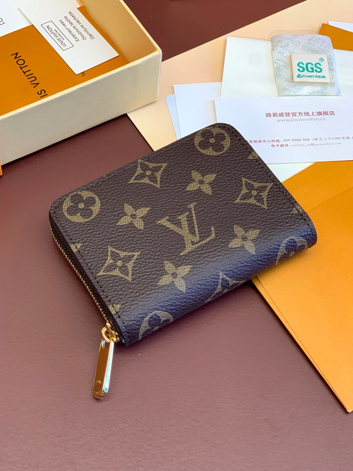 LV MONOGRAM