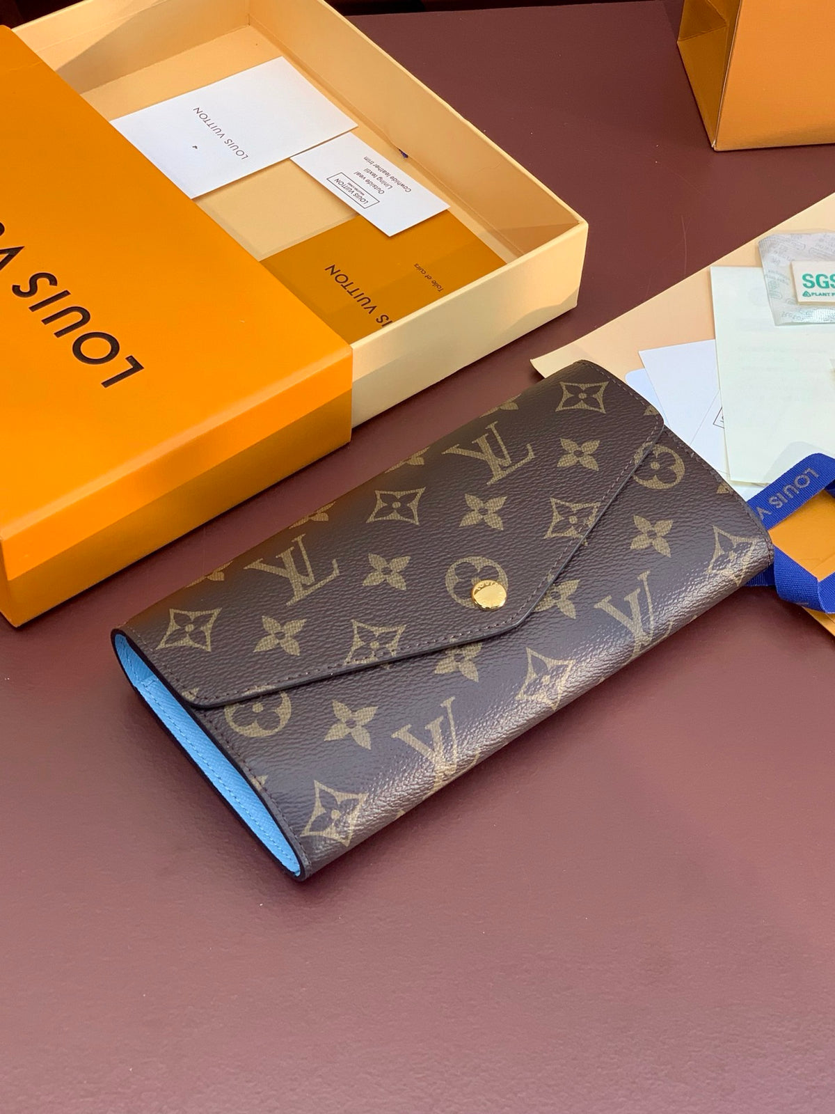 LV MONOGRAM