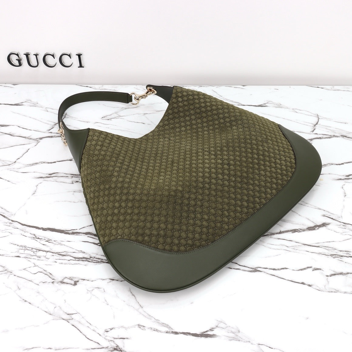 GUCCI B MEDIUM SHOULDER BAG