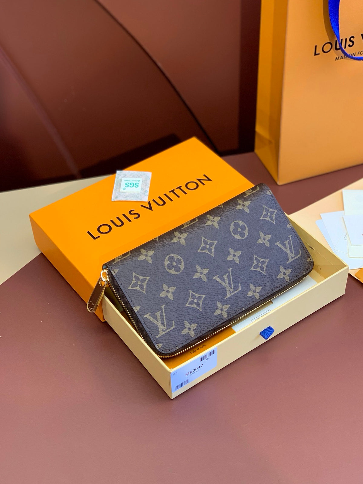 LV MONOGRAM