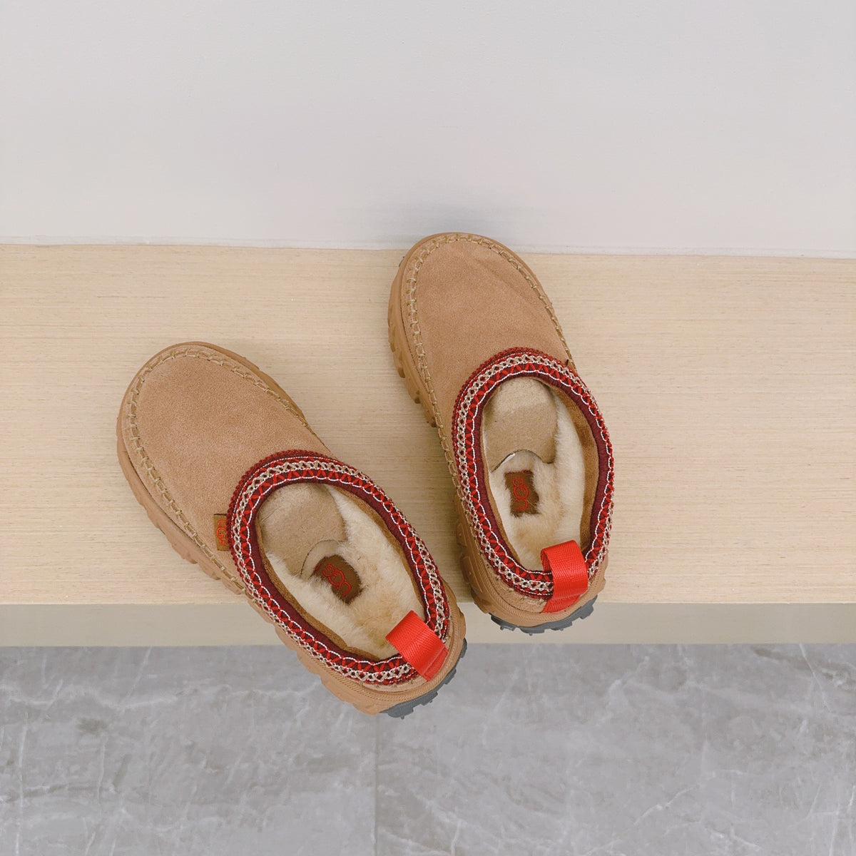 UGG SUEDE SLIPPERS VENTURE DAZE