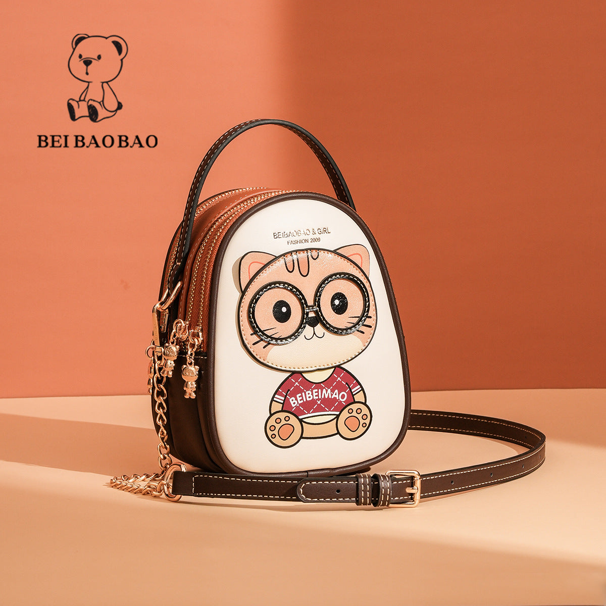 Trendy 2025 Phone Bag Stylish Functional and Chic