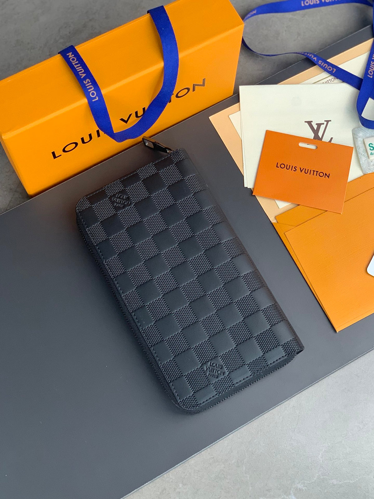 LV ZIPPY DAMIER