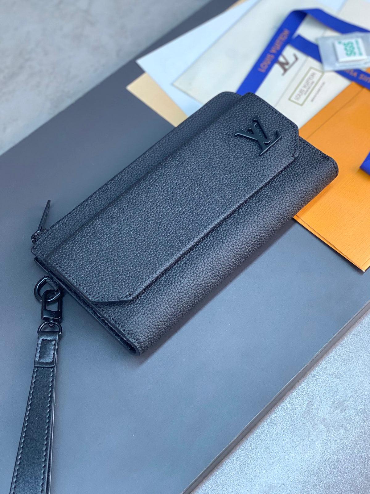 LV AEROGRAM