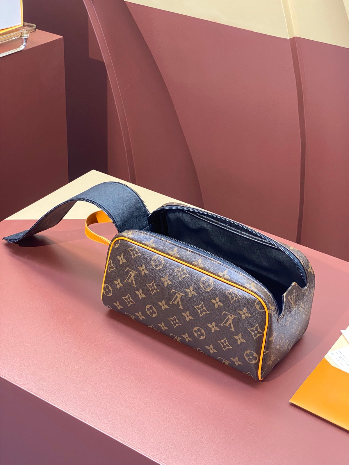 DOPP KIT TOILET POUCH