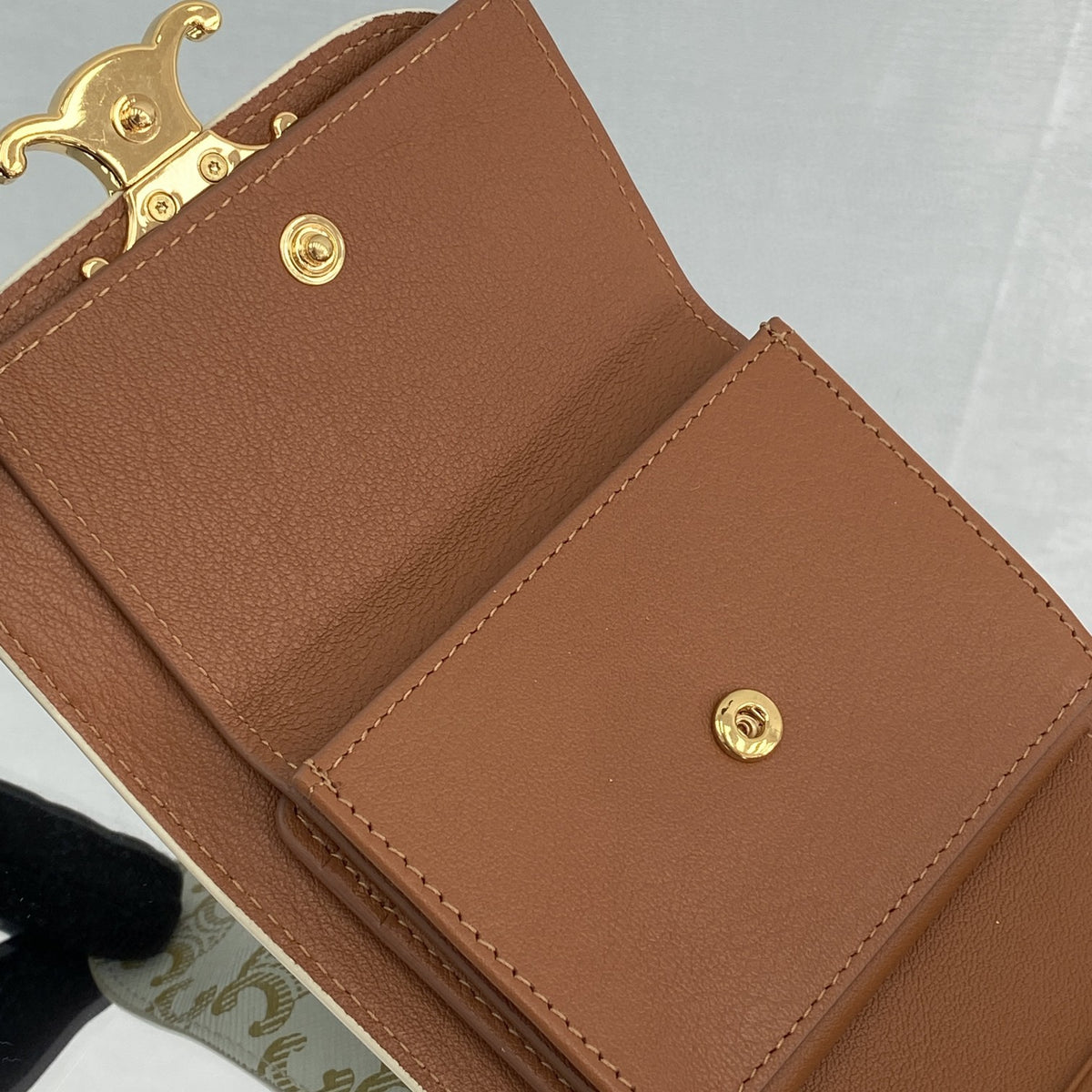 𝐂𝐄𝐋𝐈𝐍𝐄 𝐓𝐑𝐈𝐎𝐌𝐏𝐇𝐄 SMALL WALLET