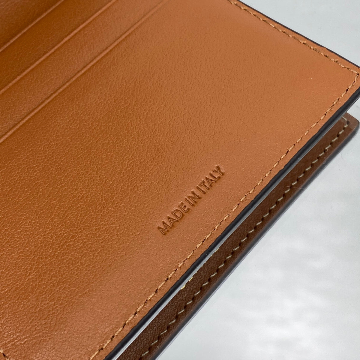 𝐂𝐄𝐋𝐈𝐍𝐄 𝐓𝐑𝐈𝐎𝐌𝐏𝐇𝐄 SMALL WALLET